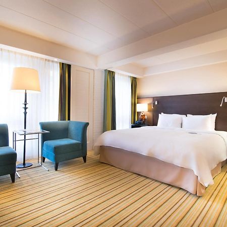 Renaissance Amsterdam Hotel Exterior photo Deluxe Room