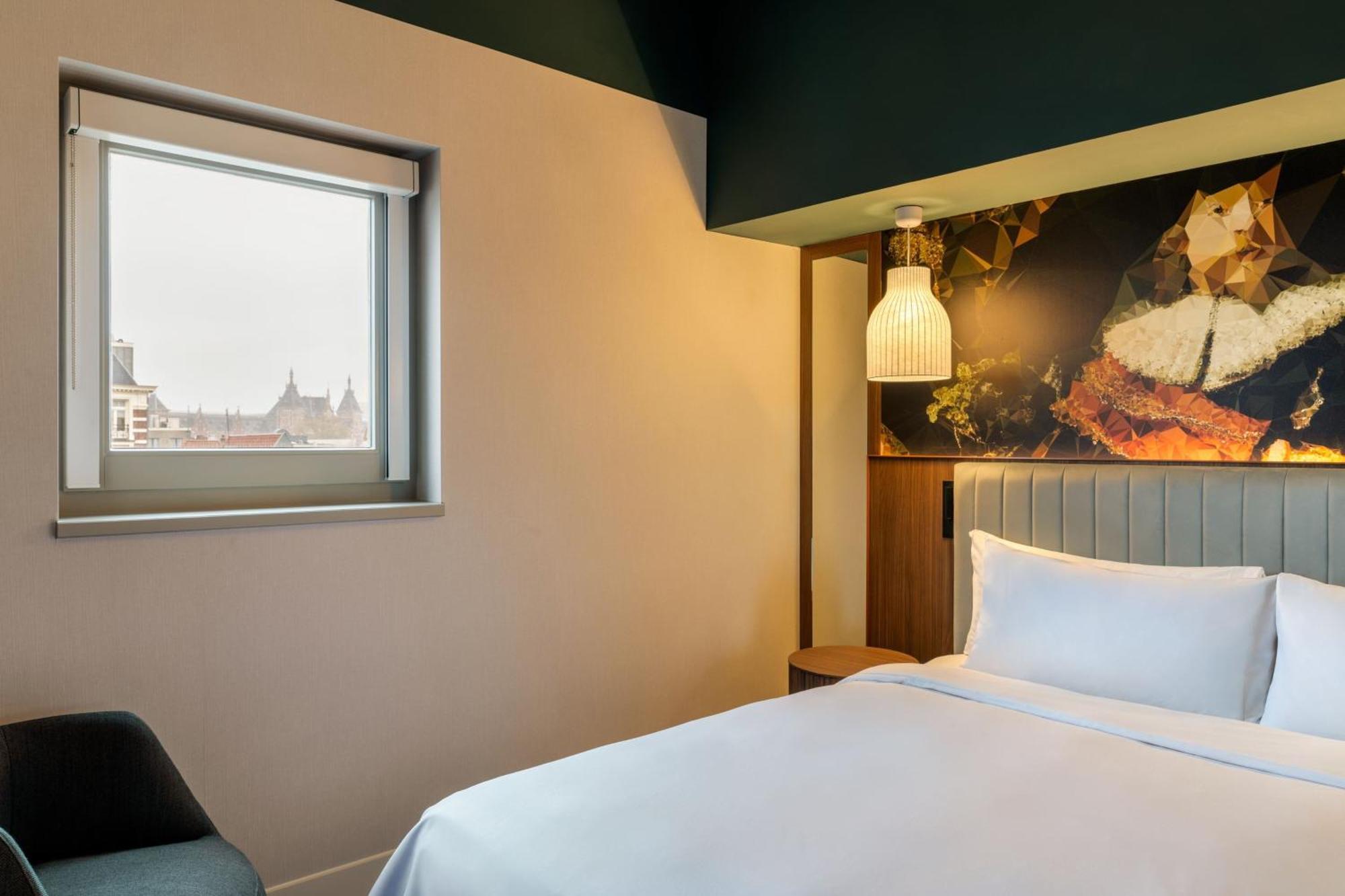 Renaissance Amsterdam Hotel Exterior photo