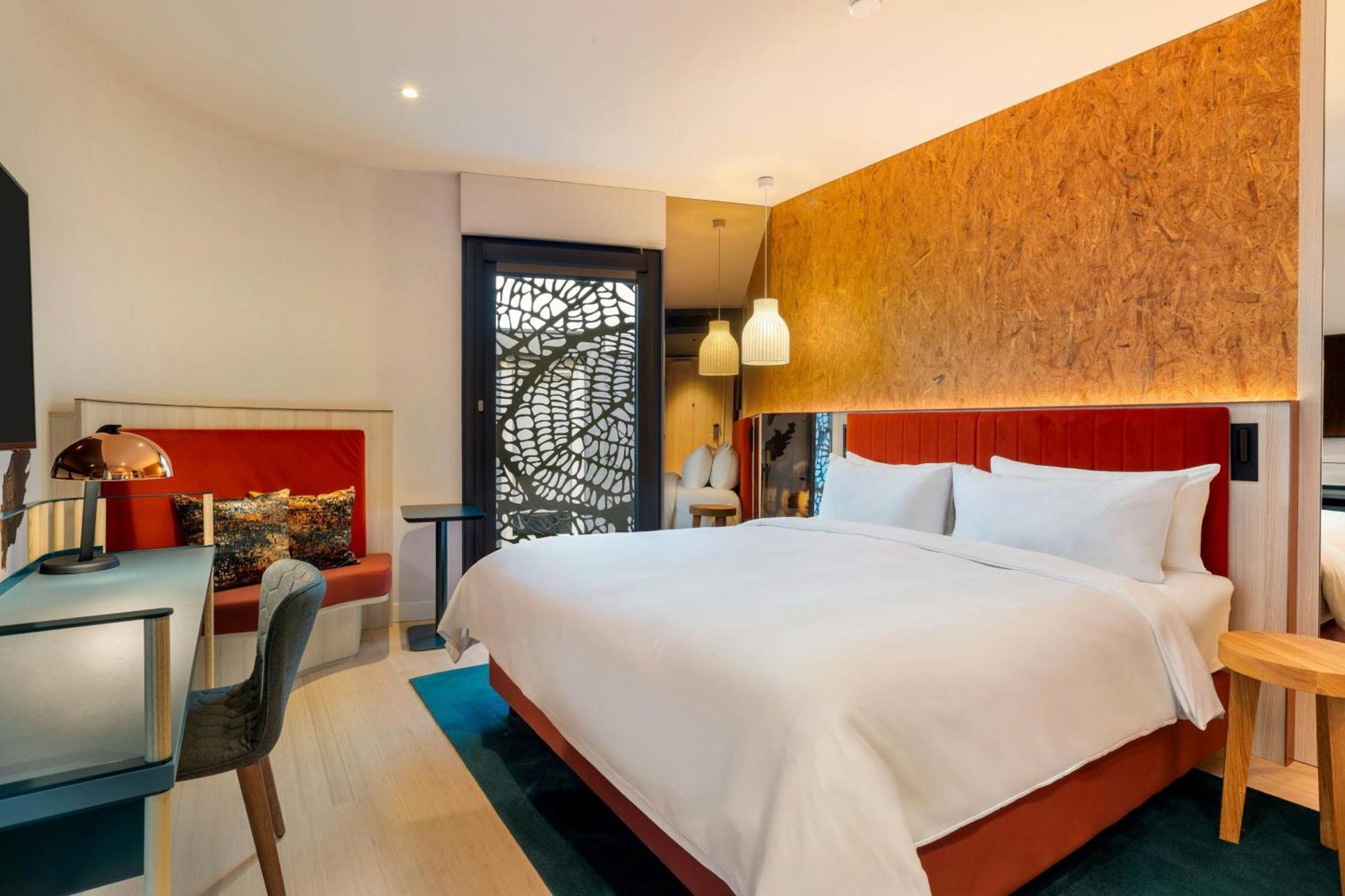 Renaissance Amsterdam Hotel Exterior photo Deluxe Room