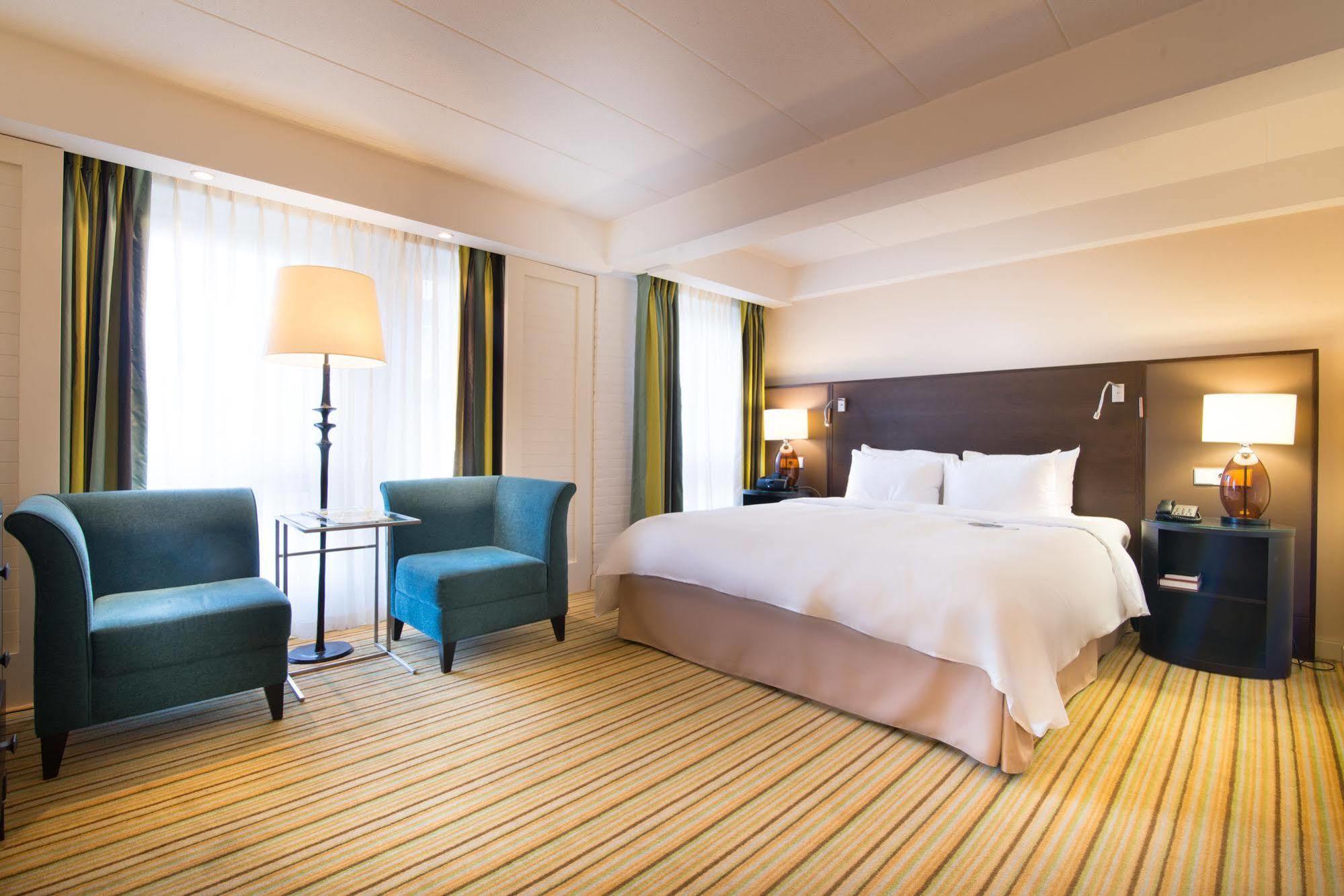 Renaissance Amsterdam Hotel Exterior photo Deluxe Room